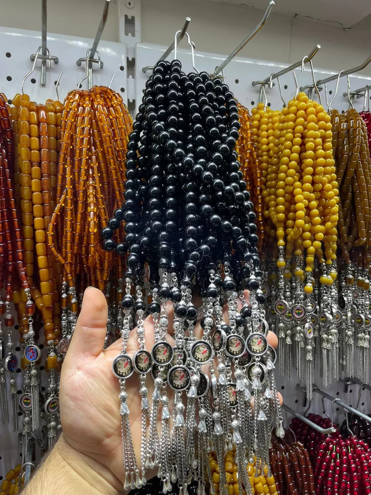 Püsküllü Çubuk Sıkma Kehribar Tesbih — Siyah No.06